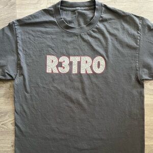 Sneaktip. Large. Gray.